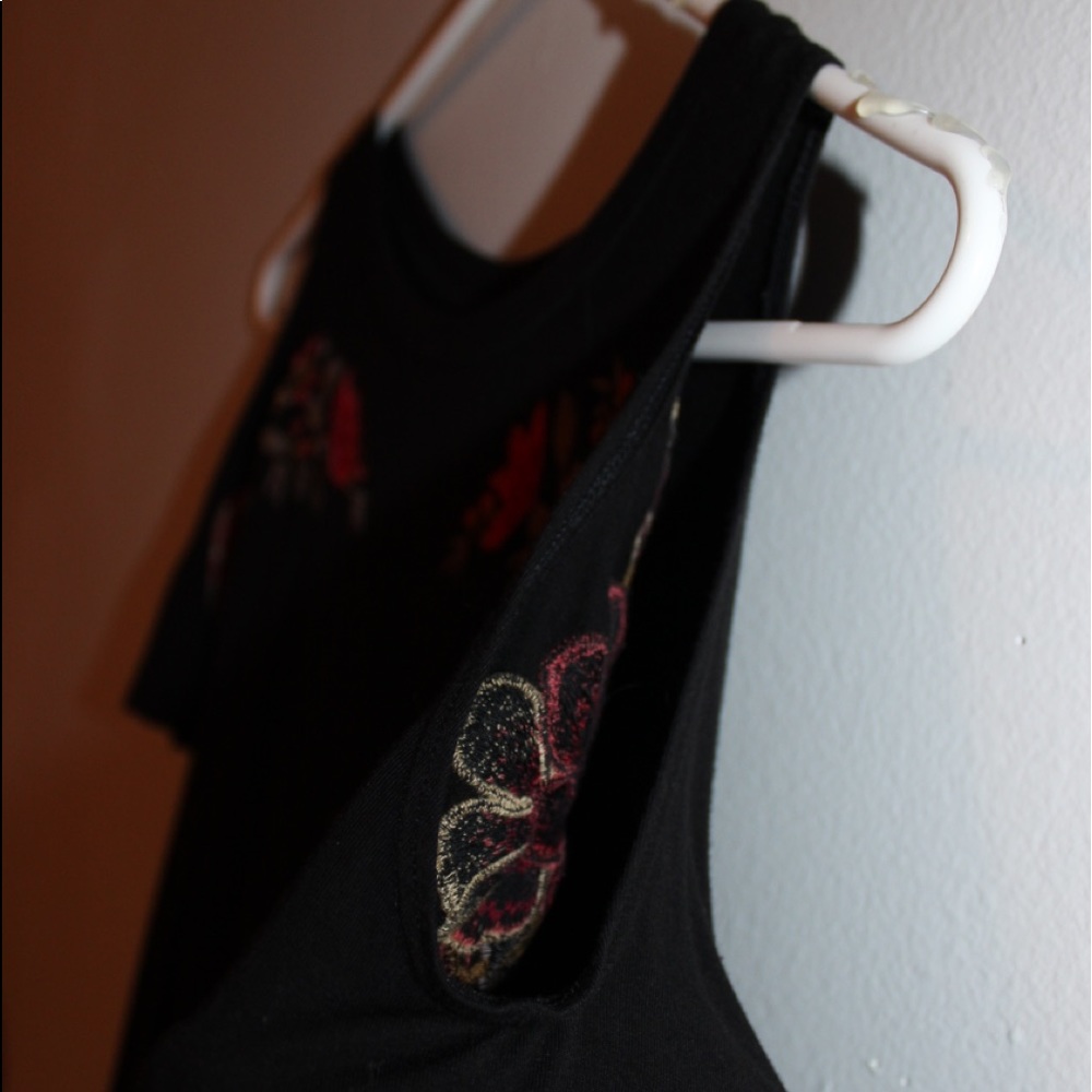Top - Picture 4 of 6